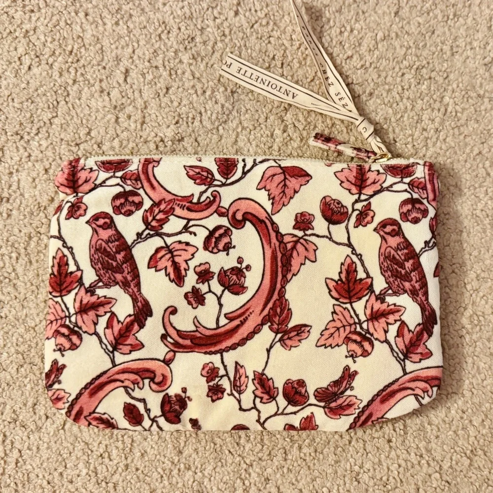 Sezane x Antoinette Poisson Collab Zippered Pouch (NEW) - Picture 2 of 4